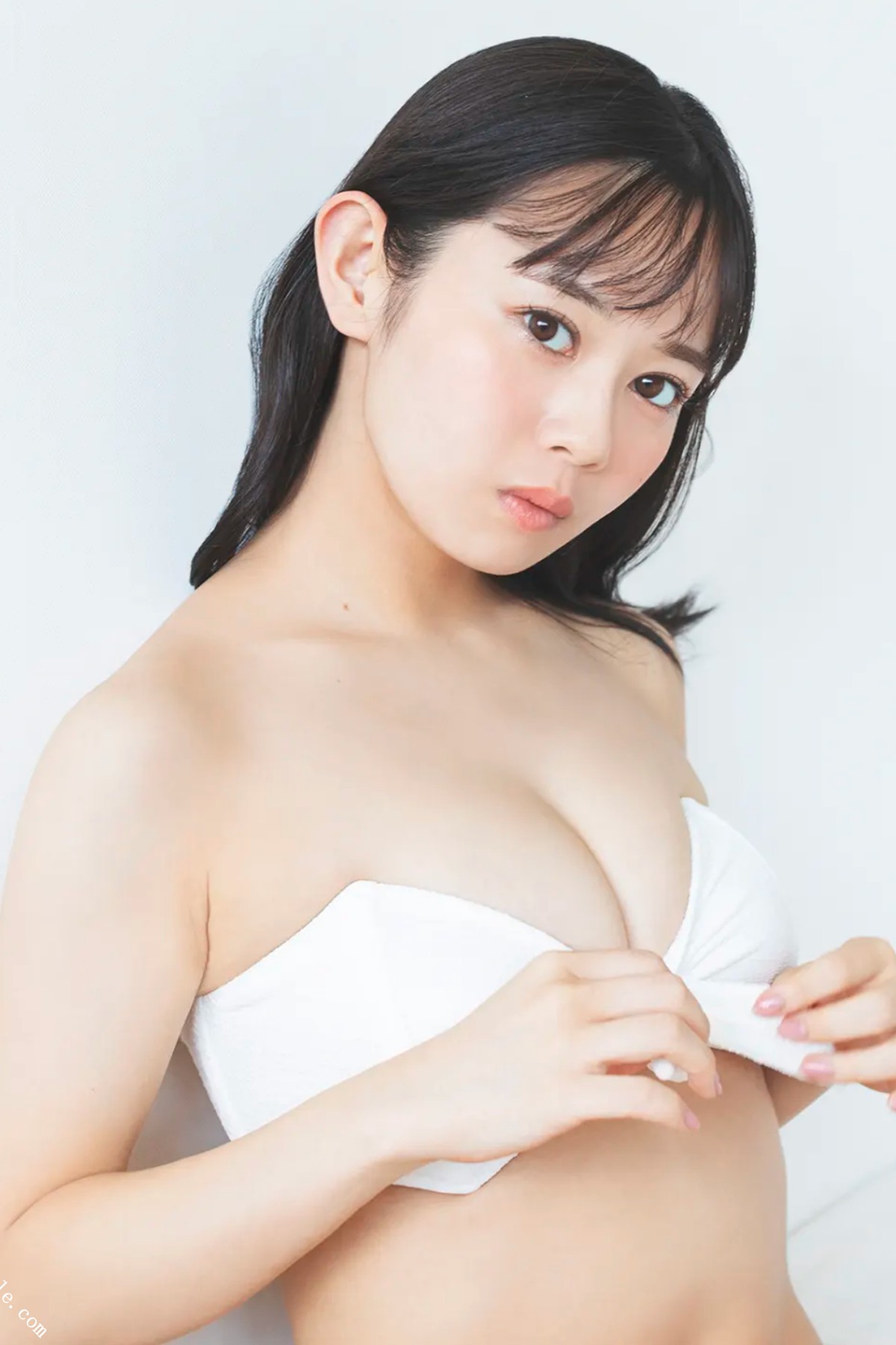 FRIDAY 2022-10-13 Saeko Kondo 近藤沙瑛子 – First FRIDAY Memorial Special 50 Cut & Movie-六月图吧