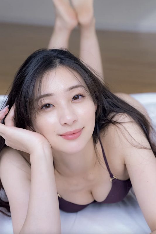 FRIDAY 2023.02.02 Rika Adachi 足立 梨花 – Love Hip Line-六月图吧