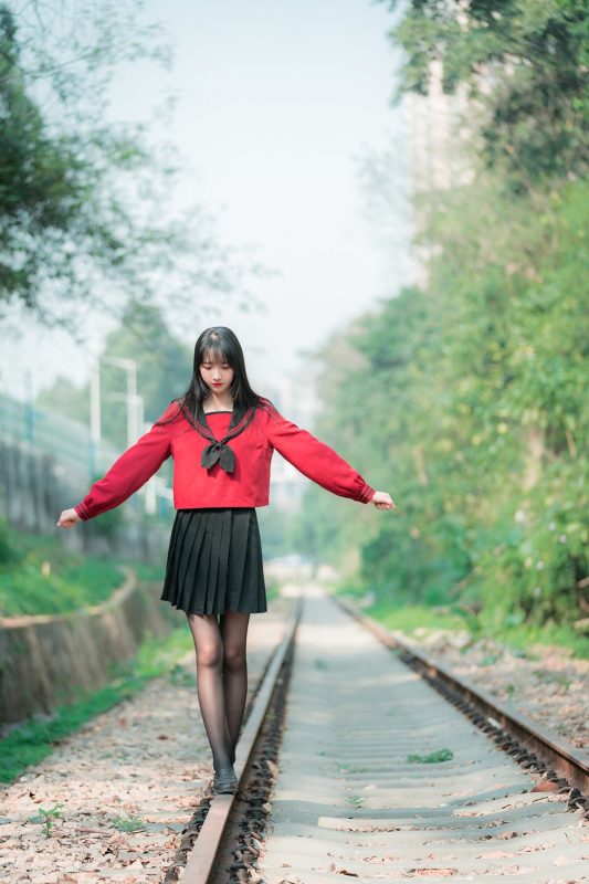 Coser@西瓜少女 Vol.011 铁轨成片-六月图吧