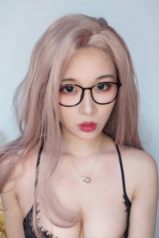 Coser@轩萧学姐 Vol.015 眼镜娘自拍-六月图吧