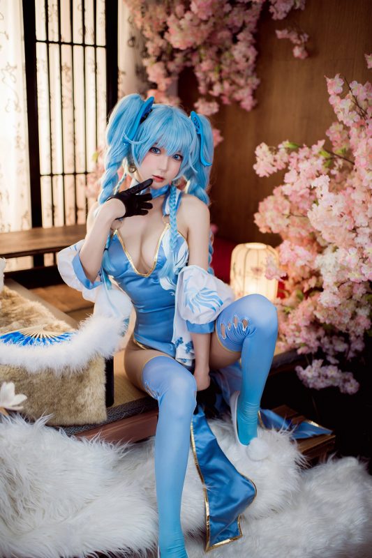 Coser@阿包也是兔娘 Vol.011 少女前线 PA15翠雀媚-六月图吧