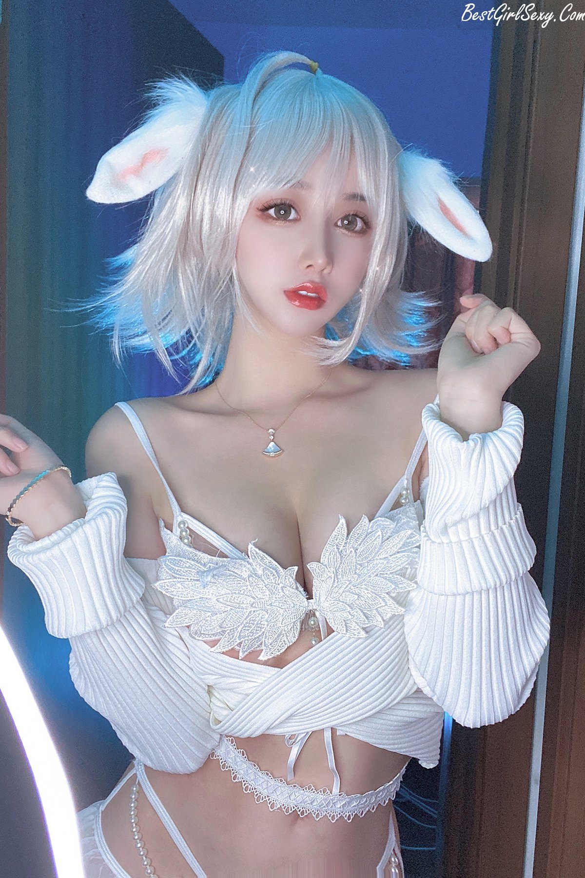Coser@过期米线线喵 Vol.111 兔子小姐-六月图吧