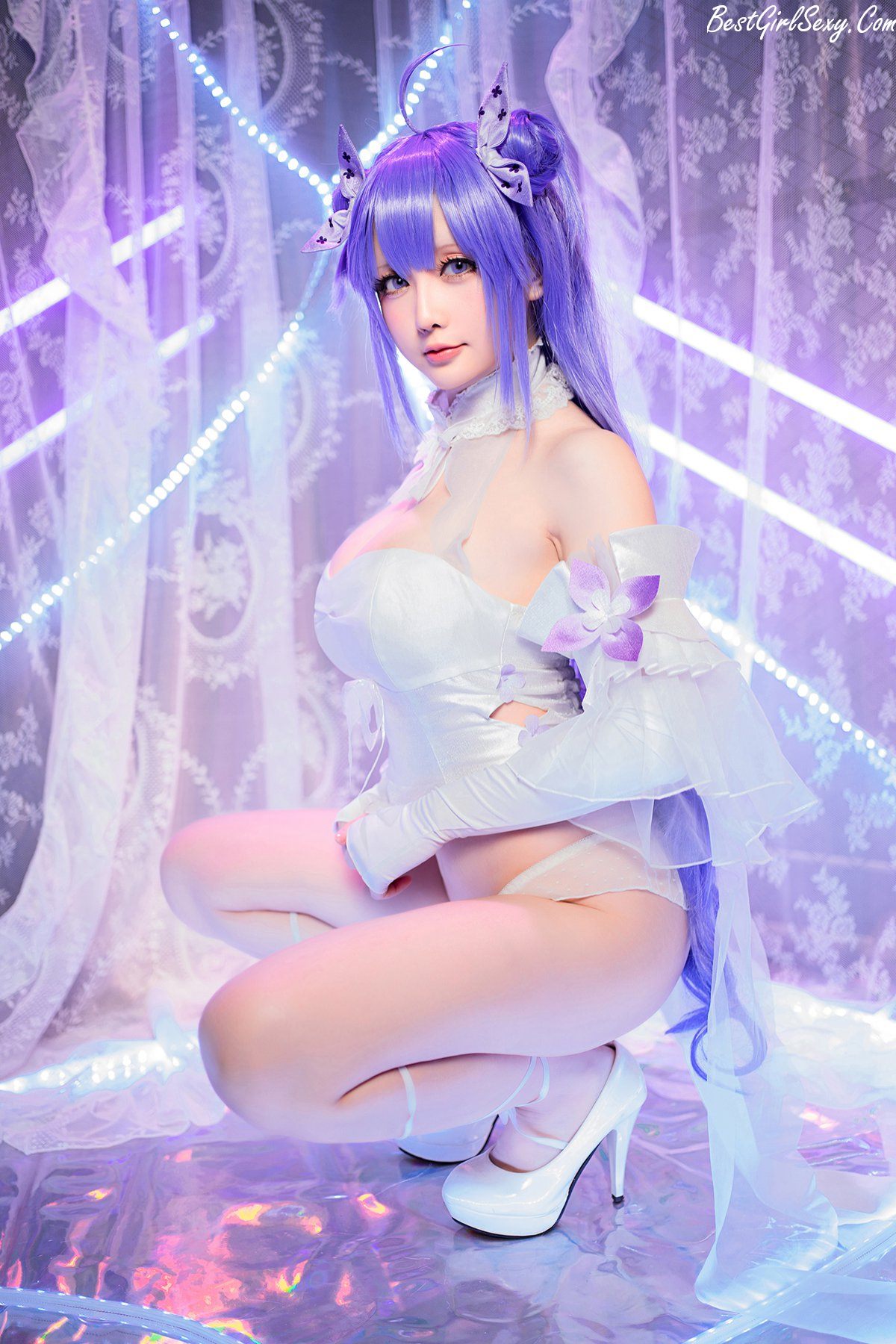 Coser@小姐姐星之迟迟 Vol.087 纯白と漆黑 电子包 C-六月图吧