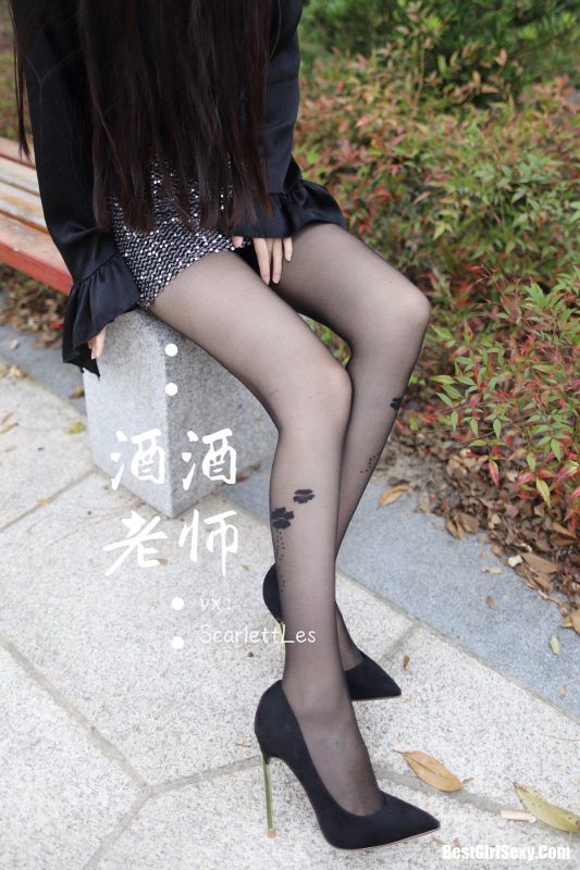 Coser@酒酒老师 Vol.004 上课前误穿黒丝-六月图吧