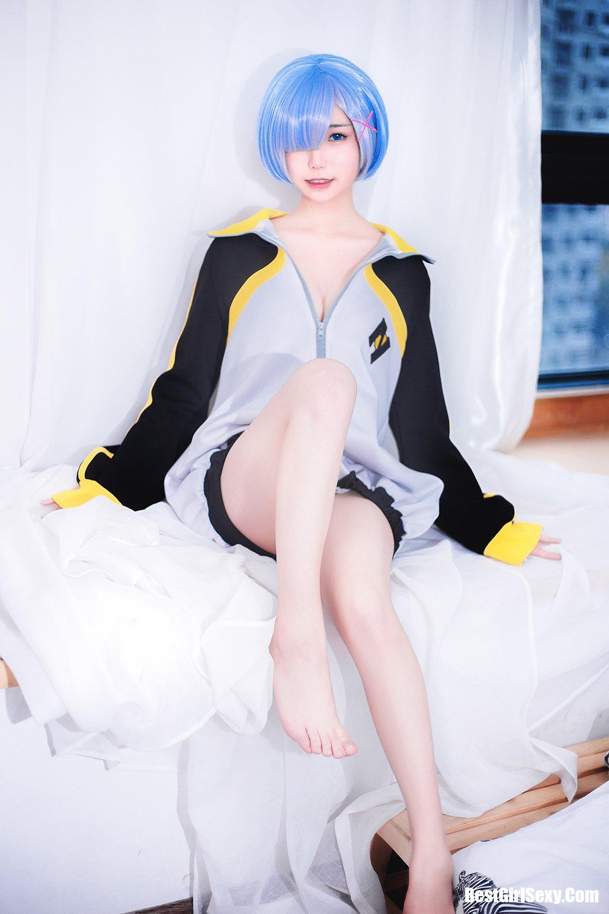 Coser@芋圆侑子 Vol.008 邻家姐姐 A-六月图吧