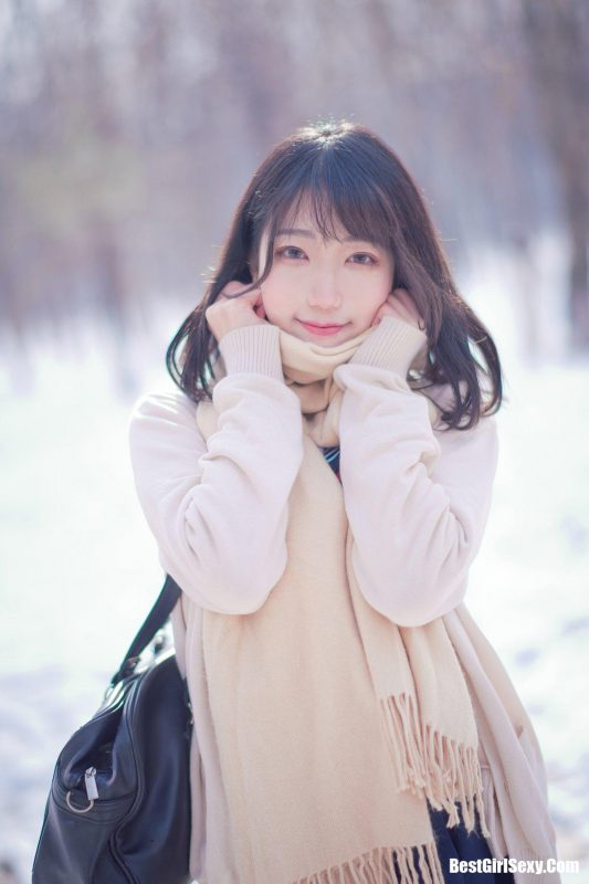 Coser@周叽是可爱兔兔 Vol.028 雪景JK-六月图吧