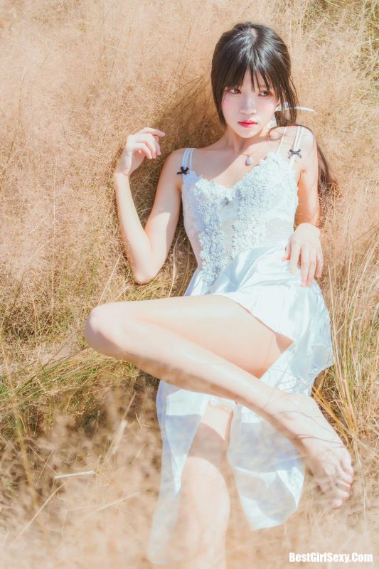 Coser@桜桃喵 Vol.012 冬眠2018系列-白裙(下)-六月图吧