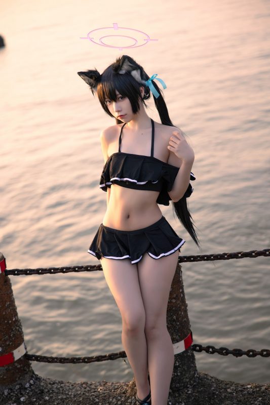 Coser@G44不会受伤 Vol.085 碧蓝档案 黑見芹香 海边泳装-六月图吧
