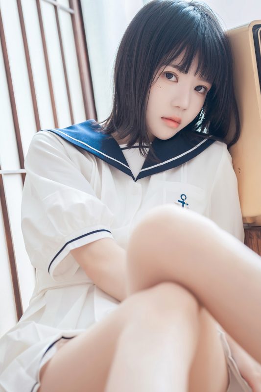 Coser@桜桃喵 Vol.143 盛夏制服-六月图吧