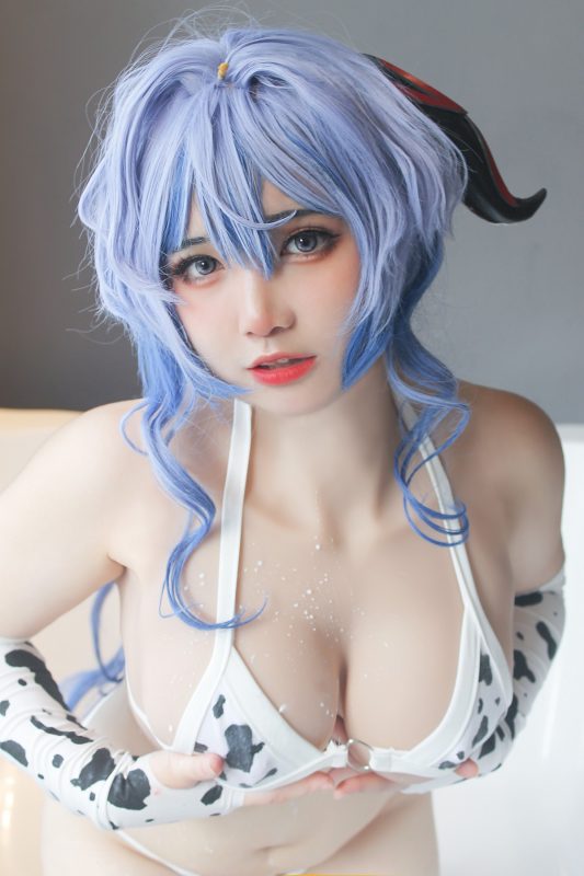 Coser@Maria Desu – Ganyu Cow-六月图吧