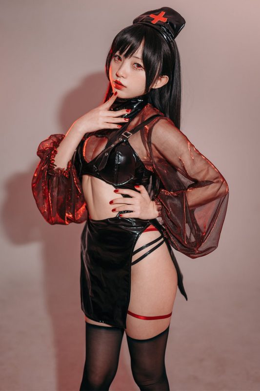 Coser@花铃 – 猩红护士-六月图吧