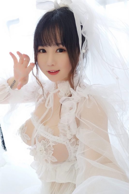 Coser@蜜桃少女是依酱呀 – 花嫁-六月图吧