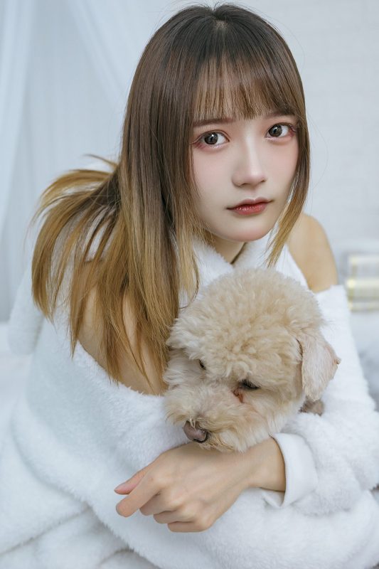 Coser@兔子Zzz不吃胡萝卜 – 温馨少女与宠物们-六月图吧