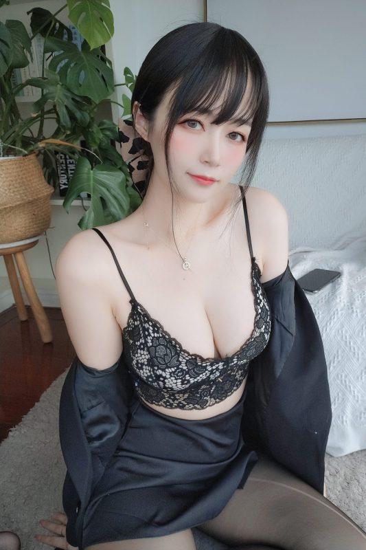 Coser@白银81 Vol.110酒后女秘书 自撮り Vol.49 動画入り-六月图吧
