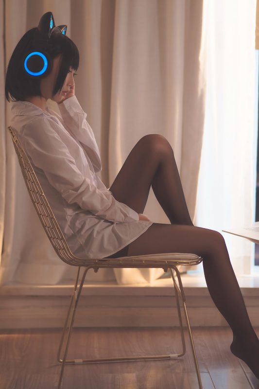 Coser@面饼仙儿 No.036 猫耳耳机-六月图吧