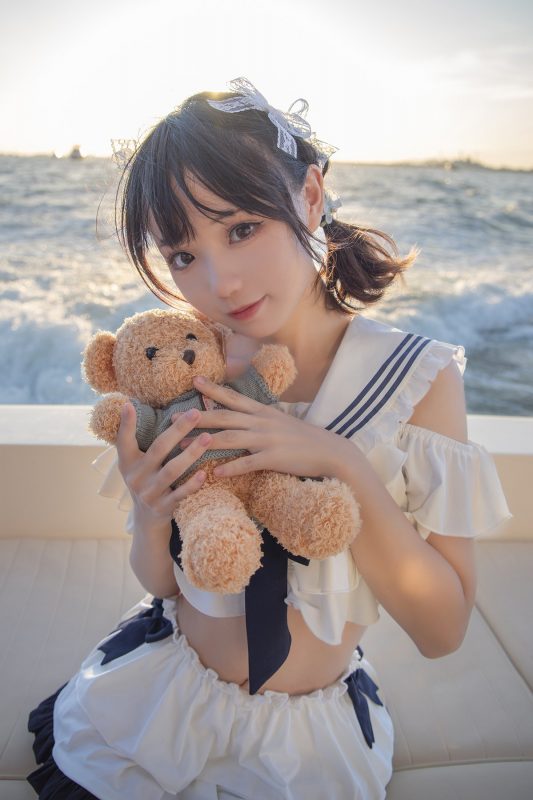 Coser@花柒Hana Vol.013 三亚熊之海军风泳装-六月图吧