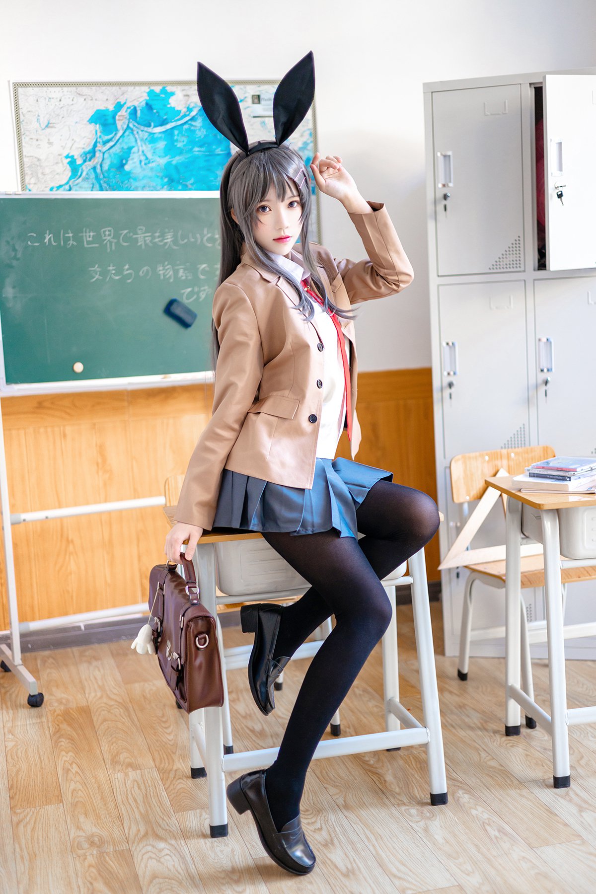 Coser@桜桃喵 vol.113 麻衣制服-六月图吧