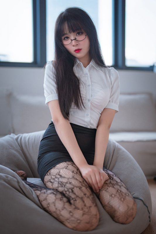 Coser@轩萧学姐 – 提花裤袜 Part1-六月图吧