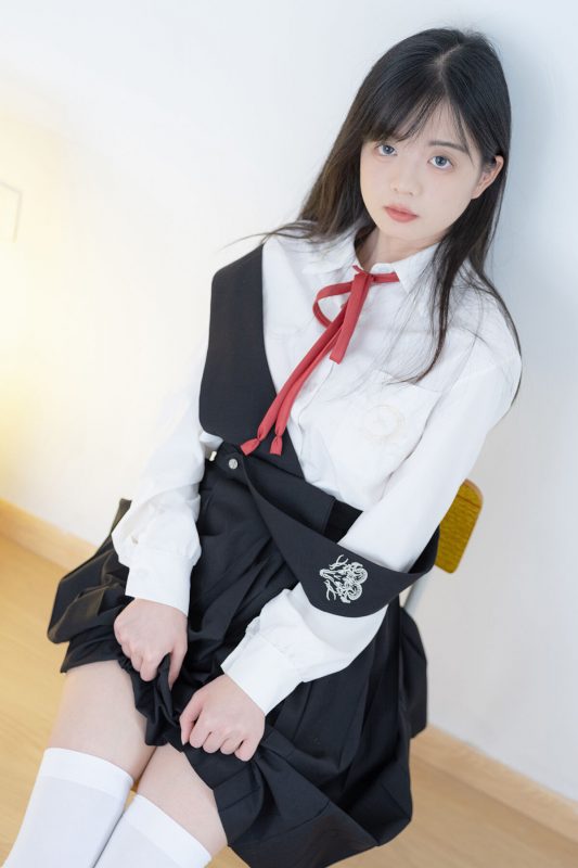 Coser@少女秩序 – 晞可 束缚衣白虎极品嫩妹 Part1-六月图吧