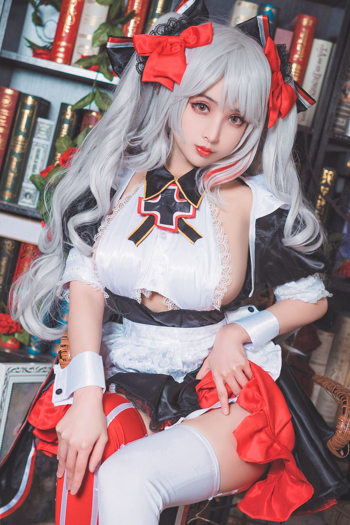 Coser@Rioko凉凉子 – Maid Eugen 欧根女仆-六月图吧