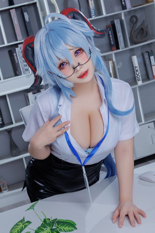 Coser@胡桃猫Kurumineko – 甘雨OL Part1-六月图吧