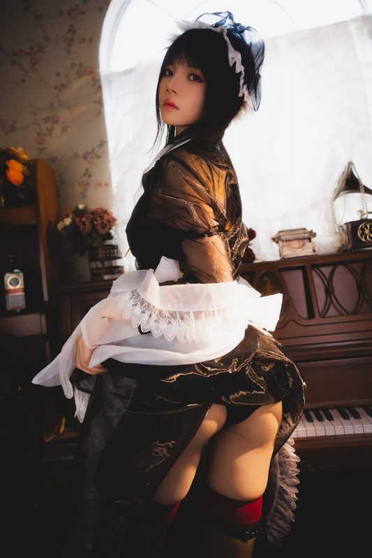 Coser@桜桃喵 – 透明女仆-六月图吧