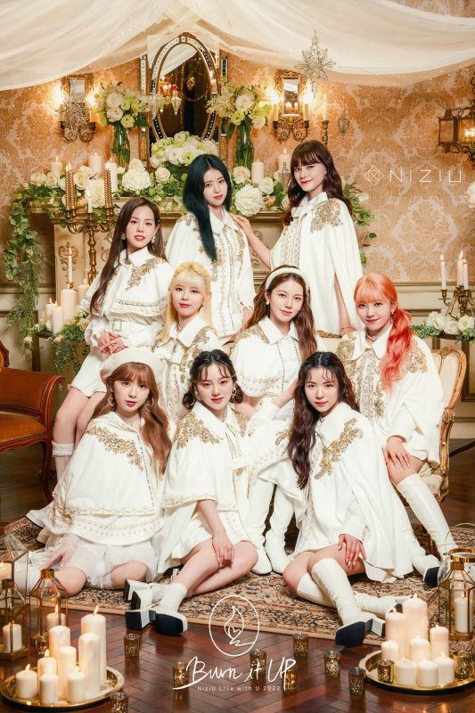 NiziU Live with U 2022 Burn it Up Brochure-六月图吧