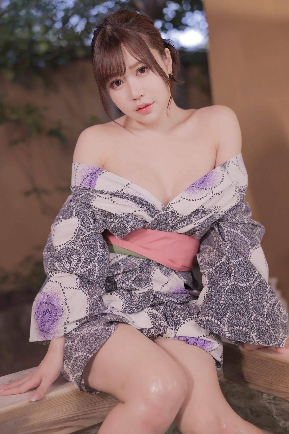 Mai Shirota 白田まい – Private Hot Spring And Close Contact A-六月图吧