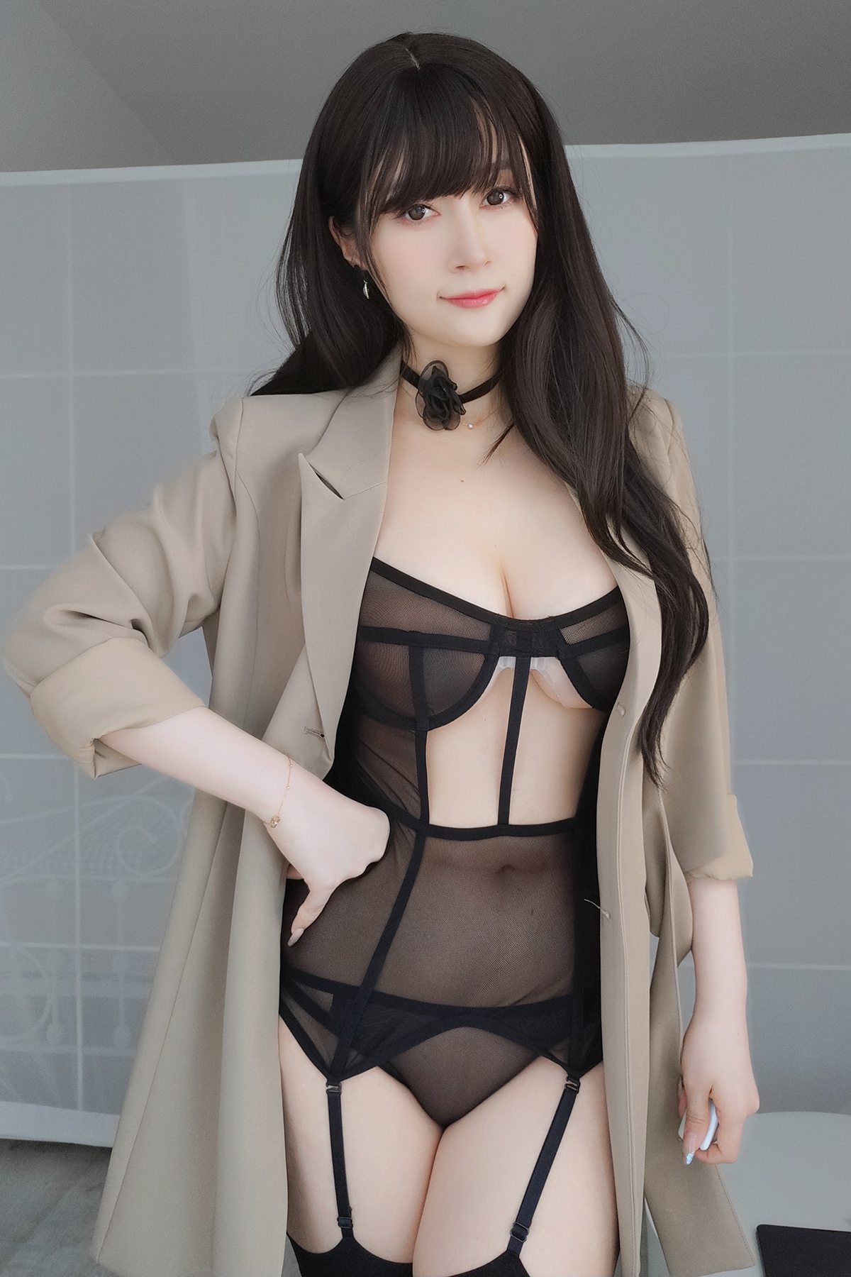 White Silver 81 – Fantia March 2023 Part 01-六月图吧