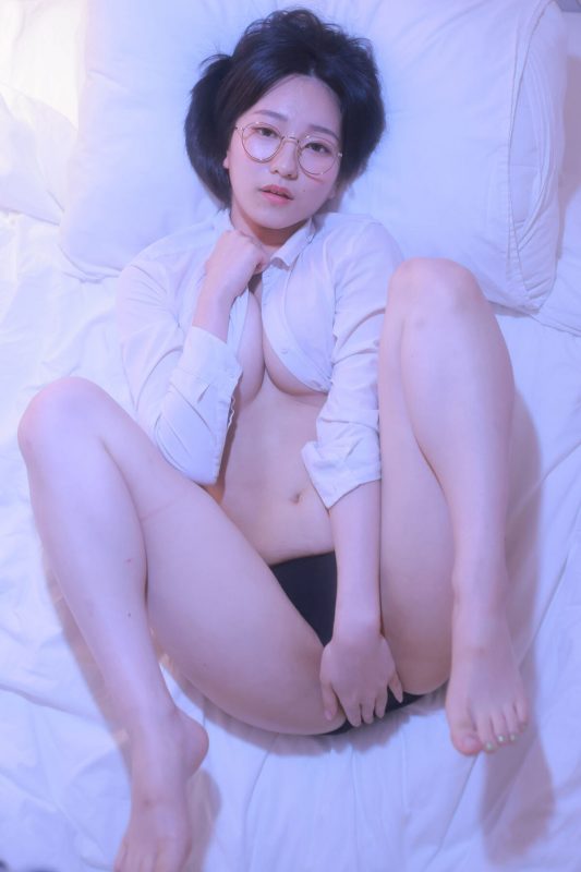 Sehee 세희 – Glasses Shirt Part2-六月图吧