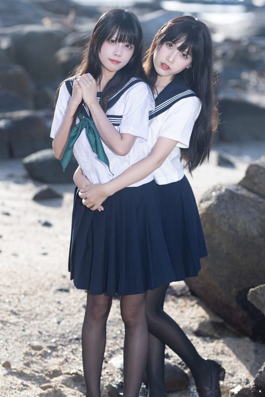 Coser@不呆猫 And 三無人型 – 水手服百合黑丝-六月图吧