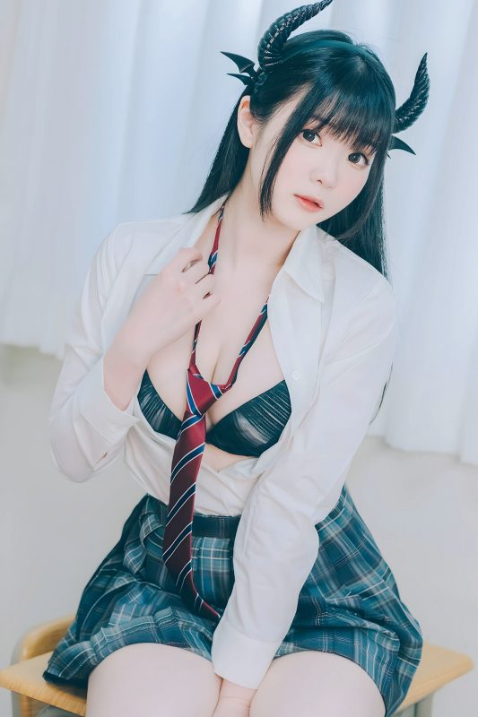Coser@霜月shimo – DL版写真集 隣のサキュバス霜月さん Vol.01 Part2-六月图吧