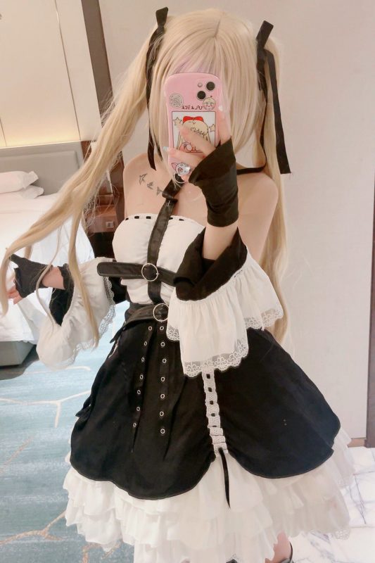 Coser@好吃的鹿鹿 And luluight – 顶级Cos白虎萝莉 私拍福利 Part01 (62P – 58V)-六月图吧