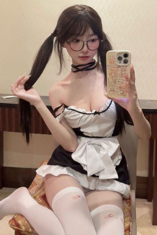 Coser@jasmine甜酱 – 超嫩福利姬少女 爆浆勾人小妖精 Part01 (47P – 68V)-六月图吧