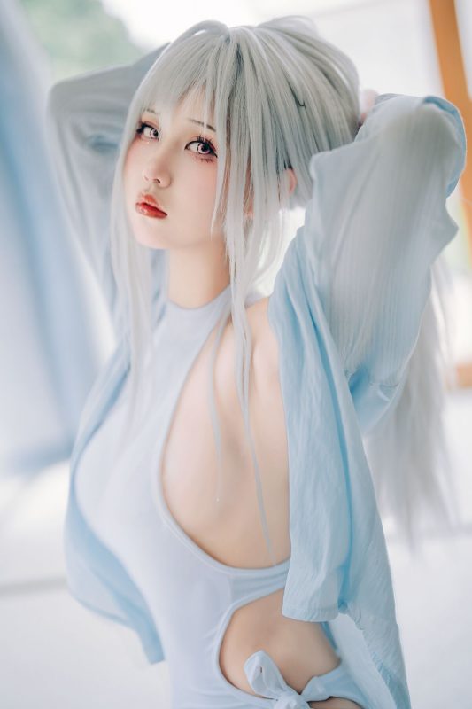 Coser@萌芽儿o0 – 白泳装 (26P)-六月图吧