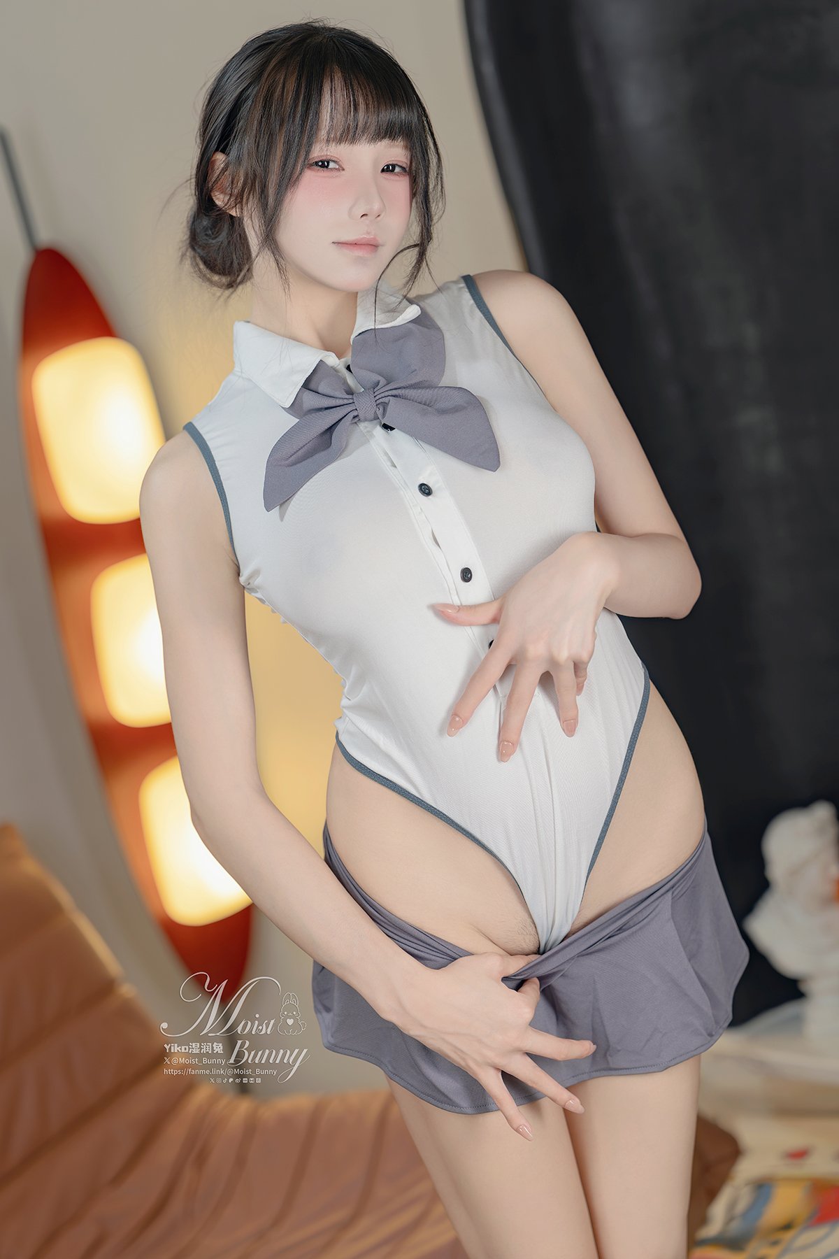 Coser@黏黏团子兔 – 顶级接待 (32P – 1V)-六月图吧