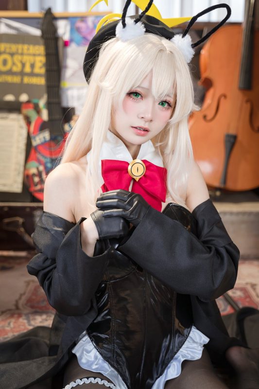 Coser@九柒喵 – 笑面兔女郎 (37P)-六月图吧