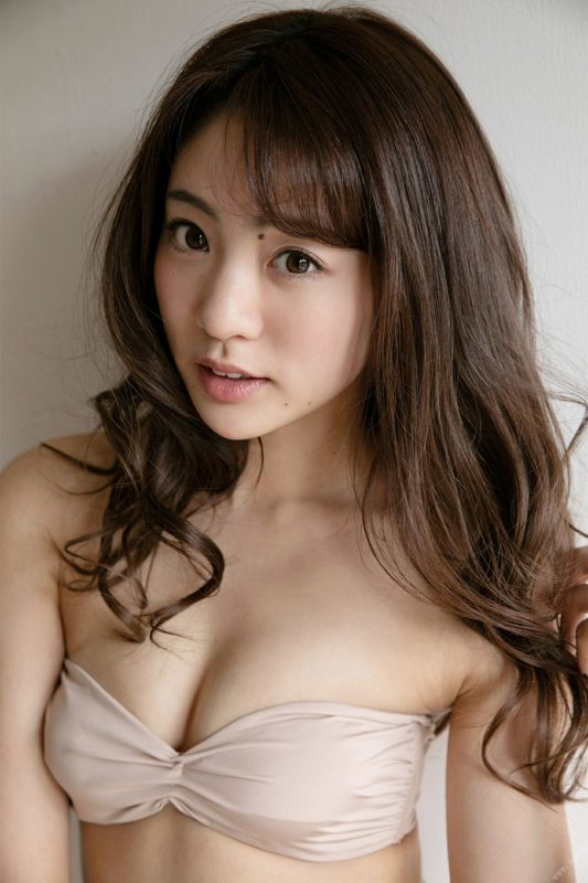 JP Shida Yuumi 志田友美 – FLASHデジタル写真集 アイドルの魂は美脚に宿る (66P)-六月图吧