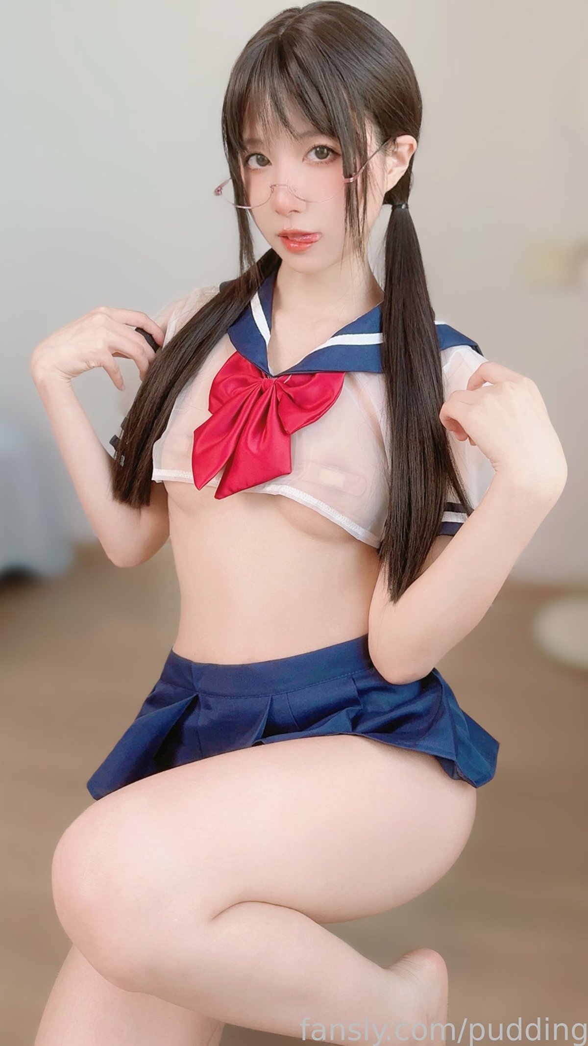 Coser@布丁大法 Pudding Dafa – 透明水手服 學生妹 (16P – 3V)-六月图吧