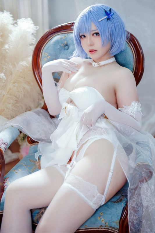 Coser@半半子 – 碧蓝航线 恰巴耶夫 白骑兵的旋律 礼服 (64P – 2V)-六月图吧